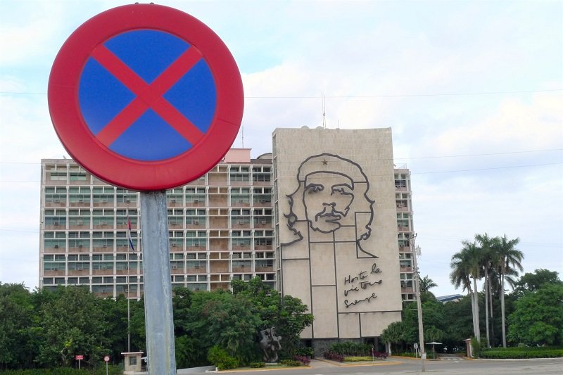 Kuba heute: schwierige Gegenwart, ungewisse Zukunft LAF-Webinar mit Prof. Dr. Bert Hoffmann und Erich Süßdorf. Moderation: Dr. Juliana Ströbele-Gregor